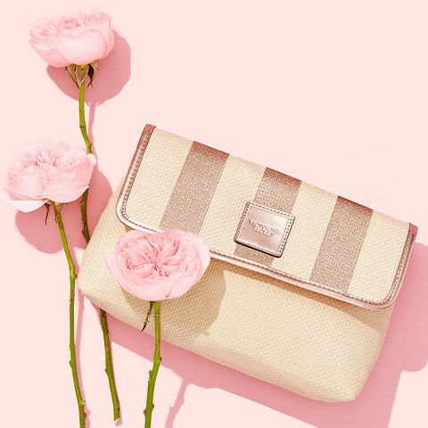Online-Exclusive-Free-Gift-with-a-minimum-spend-of-SGD119